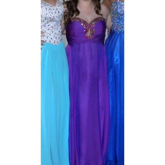 Prom dress by Sherri Hill - Picture 4 of 12